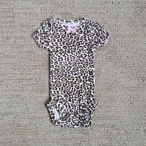 Child of Mine by Carter's Leopard Print Short Sleeve Bodysuit Size Preemie